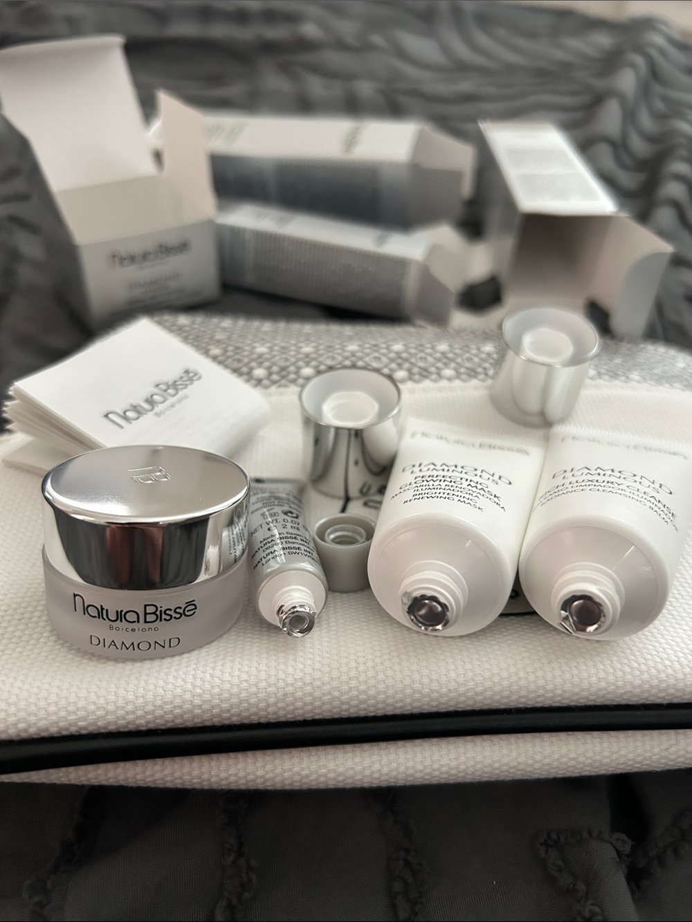 New Natura Bissé Travel Pouch with Diamond Skincare Set